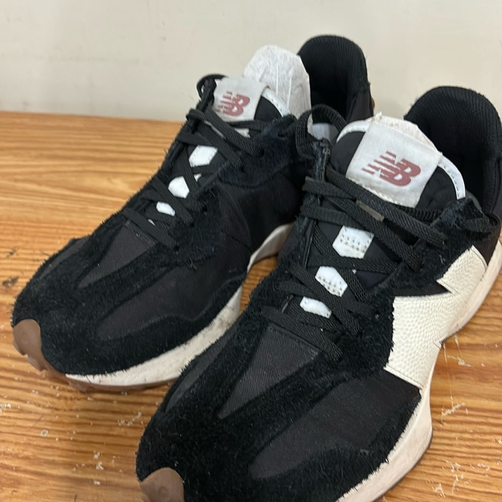 Women’s new balance 327
